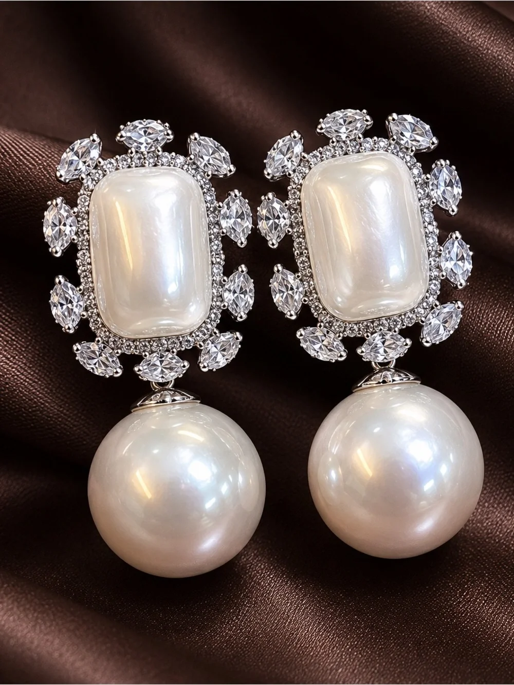 Elegant Pearl Drop Statement Earrings - White Pearlescent